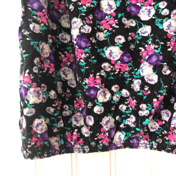 Hip Happening in the Present Floral Tank Top - Picture 2 of 6